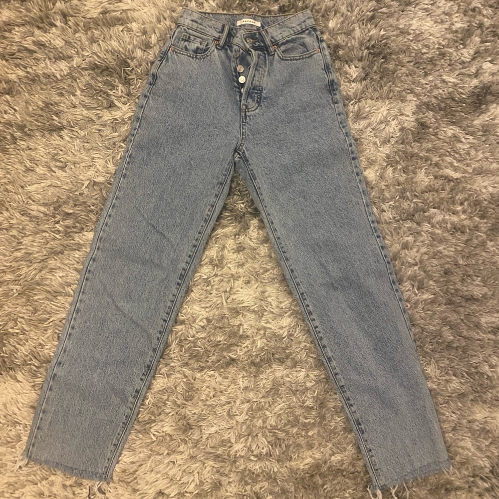Light wash, high waisted straight leg jeans from PacSun!